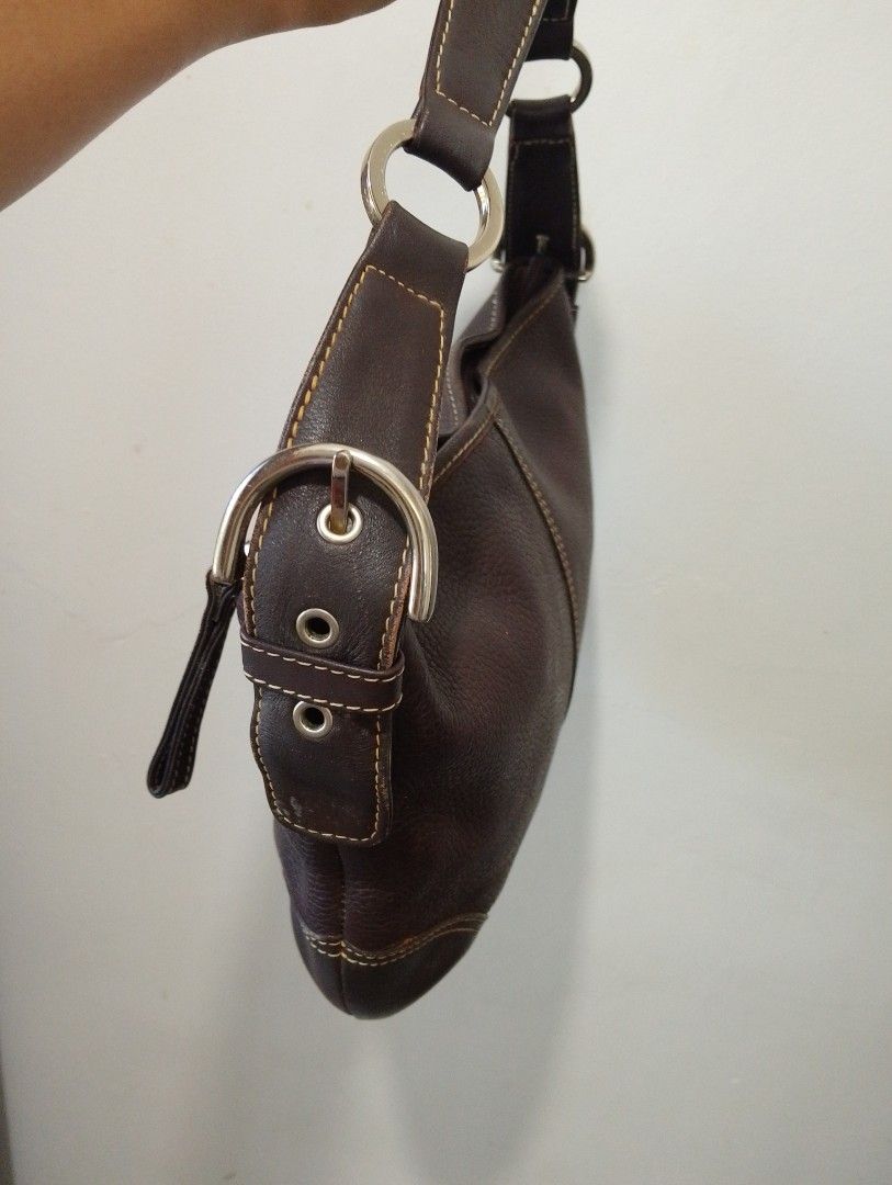 Kili bag (Category: Shoulder Bags) located in Roxas City. Submitted by leeeryue (Listing ID 1463965179, Image 3). Description: leather kili bag.
