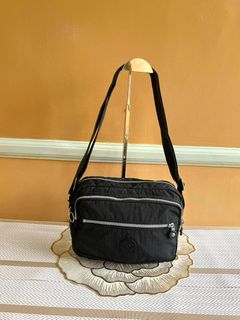 (Category: ) located in . Submitted by bellafashion08 (Listing ID 1464076416, Image 1). Description: .