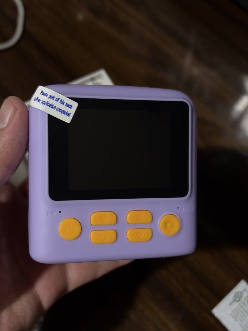 Kitscliks Instant Digital Camera (Category: Cameras) located in Manila. Submitted by herman.cold (Listing ID 1464042188, Image 3). Description: Can Print thru thermal paper.
