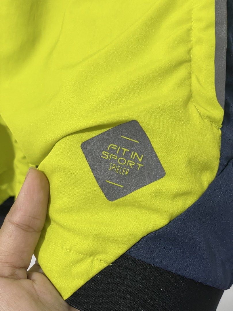 Kolon Sport Future Balance Hiking Jacket (Category: Coats, Jackets and Outerwear) located in Tuguegarao City. Submitted by ziggerryy (Listing ID 1464116439, Image 2). Description: No flaws. No holes. Ang ganda nito Fit M-L Unisex For light and moderate rain only.