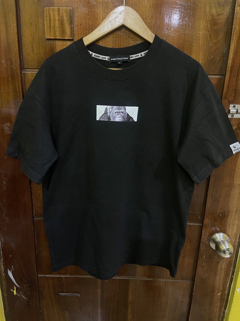 Kunio Collection Shirt (Category: Tshirts & Polo Shirts ) located in Marikina City. Submitted by greatfindsmnlph (Listing ID 1463938896, Image 1). Description: Kunio Collection Shirt Price: 250 Size: Large Width: 22.5 Length: 28 Color: Black Color Rate: 10/10 Condition: 10/10 almost new Very nice in actual.