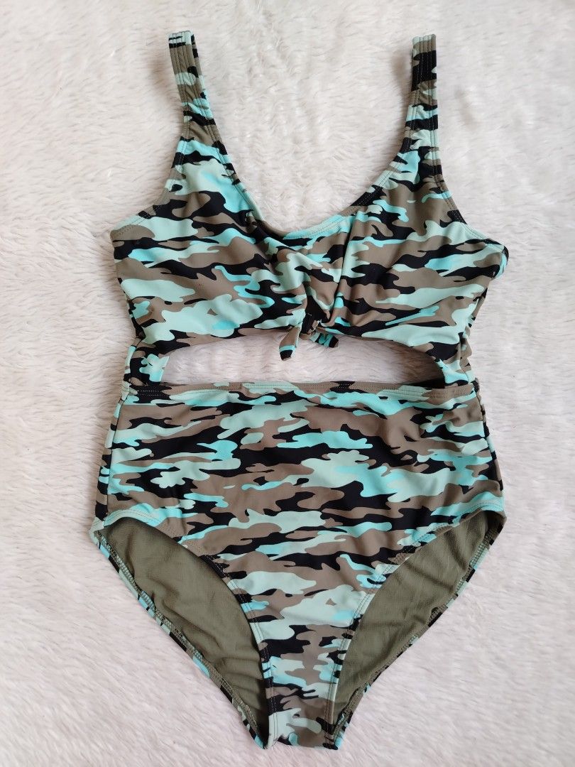 (L) No Boundaries (Category: Bikinis & Swimsuits) located in Paranaque City. Submitted by closetbykimkirsten (Listing ID 1464026100, Image 1). Description: 🎀Good Condition 🎀 ✨Brand: No Boundaries ⚡Nonpad w/ Pad Slot (ISSUE: super minimal fine lint) 🪷Size: Large 💸Price: P249 (Non Negotiable) ♦️All Items are PRELOVED in good condition. ♦️Please do manage your expectations. ♦️WASH before USE ♦️BUY at your own RISK 🔥NO RETURN NO EXCHANGE POLICY�