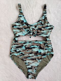 (Category: ) located in . Submitted by closetbykimkirsten (Listing ID 1464026100, Image 1). Description: .