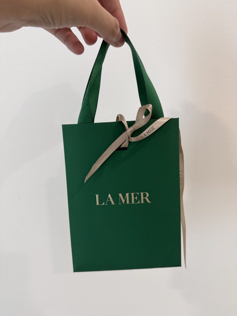 La mer paper bag (Category: Others) located in Kuala Lumpur. Submitted by mmmm_mmmm0808 (Listing ID 1463971663, Image 2). Description: .