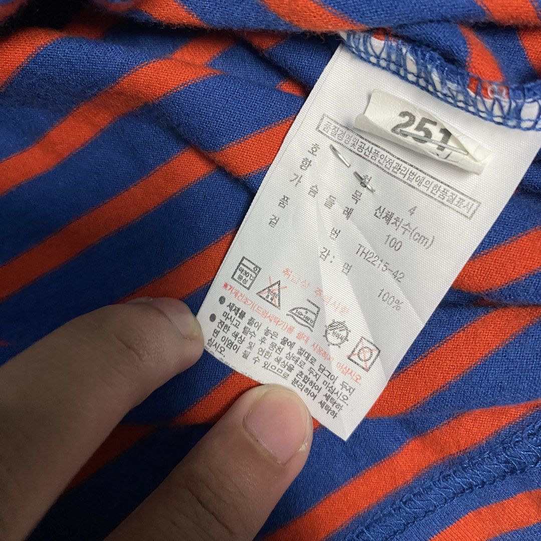 Lacoste (Category: Luxury Apparel) located in Digos. Submitted by thriftnigoy (Listing ID 1464080586, Image 3). Description: LACOSTE PM📥 Dimes: inches Width 20 length:27 Best fit medium - Excellent condition - color rate 9.9 - no issue.