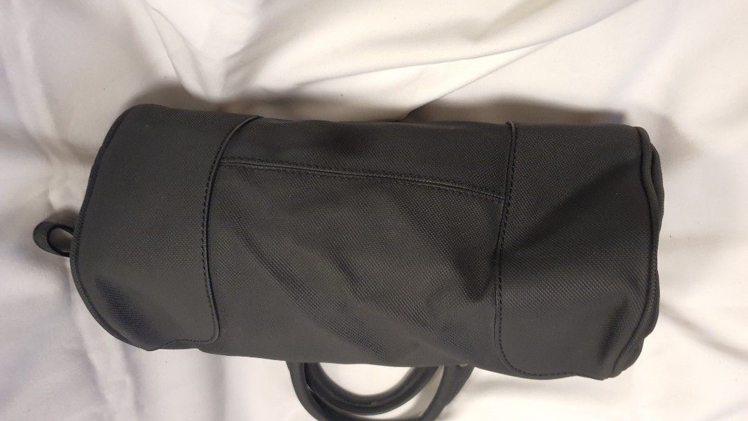 Lacoste Black Bag (Category: Luxury Bags & Wallets) located in Pasig City. Submitted by angel025 (Listing ID 1464125798, Image 3). Description: .