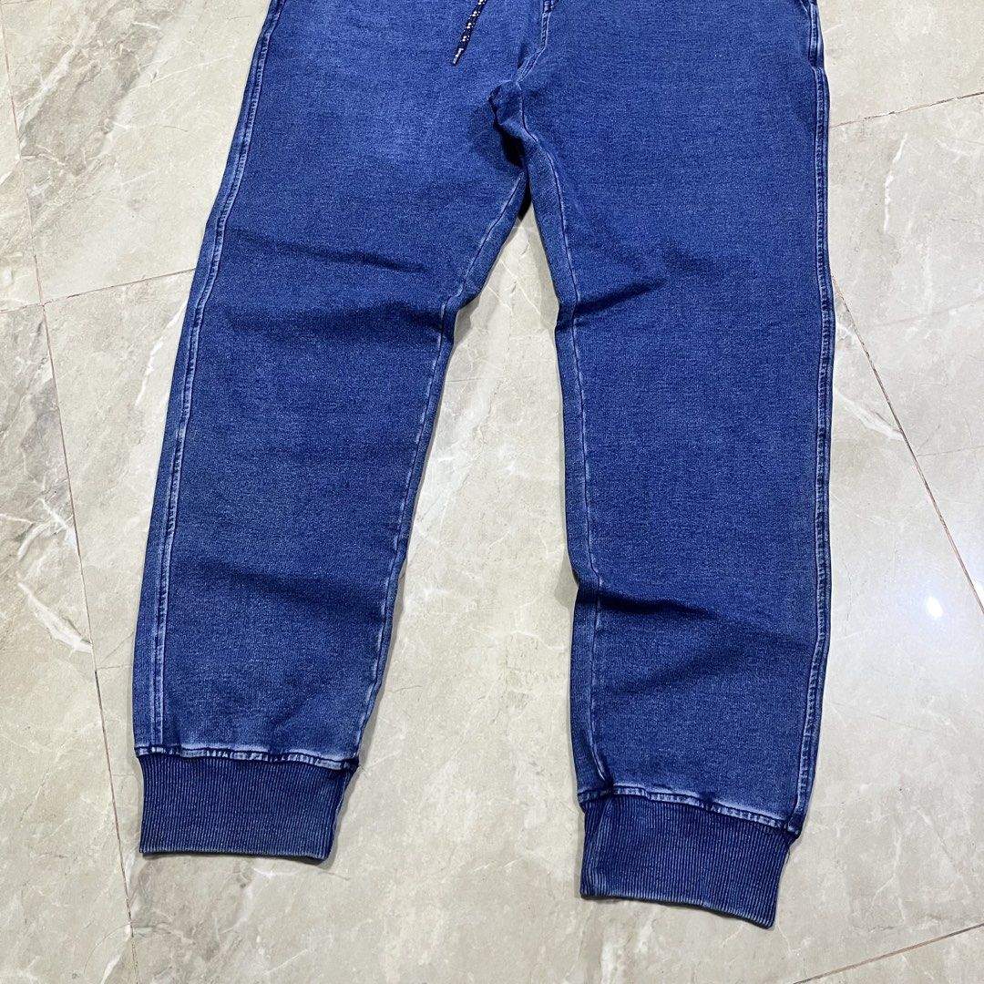 LACOSTE BLUE DENIM-STYLE JOGGER SWEAT PANTS (Category: Luxury Apparel) located in Marikina City. Submitted by arniejane23 (Listing ID 1464041125, Image 2). Description: LACOSTE BLUE DENIM-STYLE JOGGER SWEAT PANTS SIZE 5 ON TAG DIMENSION DIMENSION waistline - starting from 33 to 36 length - 39 NO ISSUE/NO FLAWS EXCELLENT CONDITION!! 📩📩📩 .