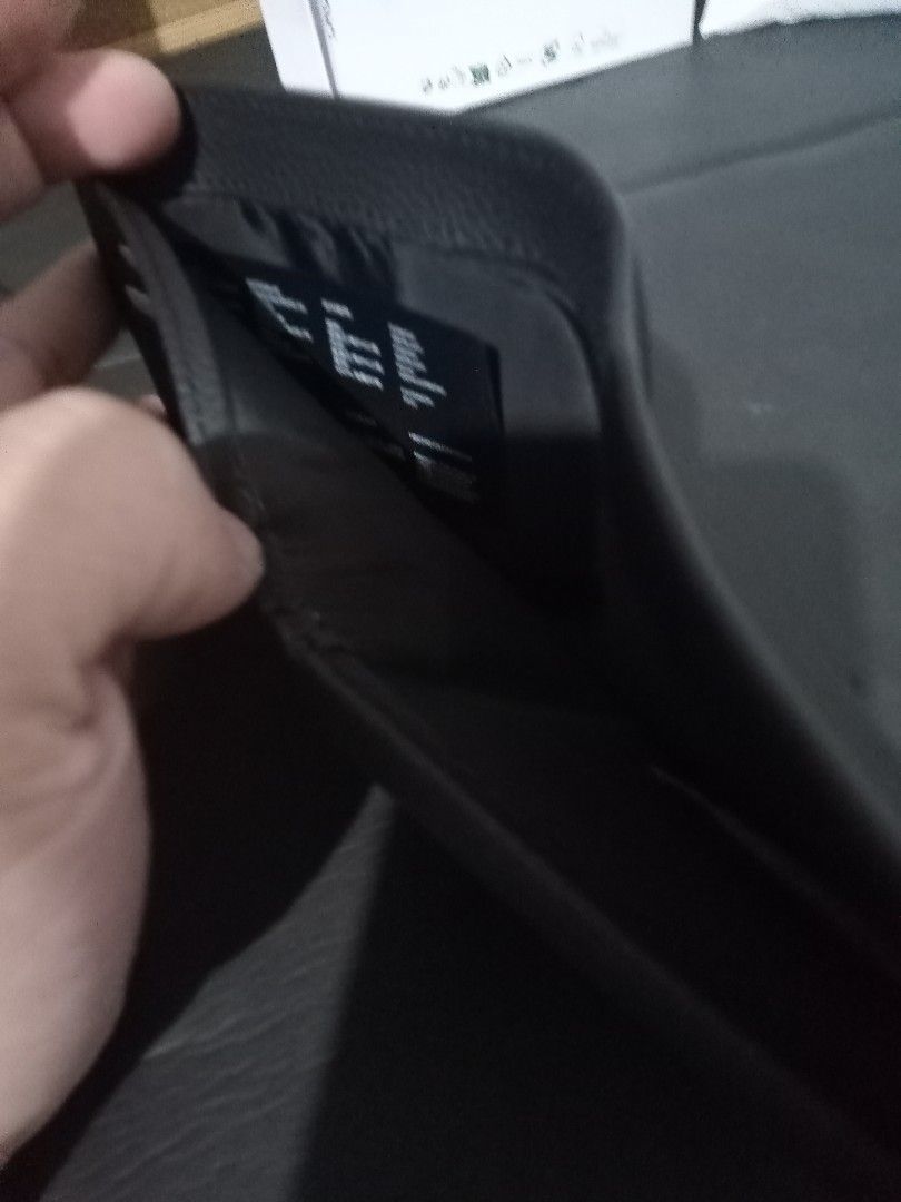 Lacoste wallet (Category: Wallets & Card Holders) located in Makati City. Submitted by pardsroman (Listing ID 1463947945, Image 3). Description: .