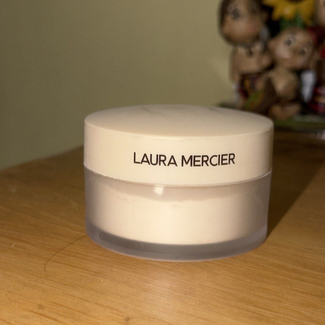 Laura Mercier Setting Powder (Category: Makeup) located in Quezon City. Submitted by konzum (Listing ID 1464031392, Image 1). Description: Original Laura Mercier translucent loose longwear setting powder 29 gms -this truly translucent shade work on all skin tones, and create soft-focus effect, subtly blur fine lines and imperfections. -just opened and tested once -free Laura Mercier powder puff -free shipping within Quezon City only -negotiable.