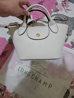 (Kategori: ) berada di . Dikirim oleh chnes (ID iklan 1464022584, Gambar 1). Deskripsi: .