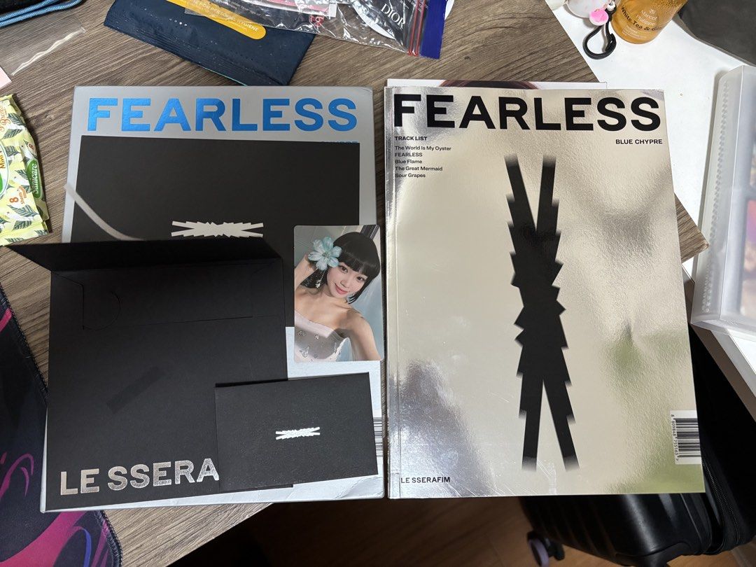 LE SSERAFIM FEARLESS Album Blue Chypre Version (Category: CDs & DVDs) located in Cavite. Submitted by karlpicks (Listing ID 1464116437, Image 1). Description: - LE SSERAFIM FEARLESS album - Blue Chypre version - Includes photobook - Includes photocard - Minor wear on outer box (please check photos for condition).