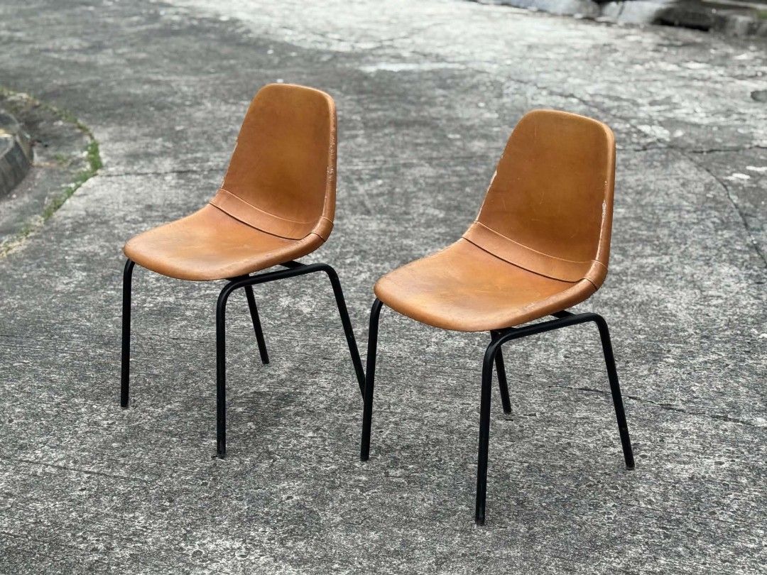 Leather chair (Category: Chairs) located in Manila. Submitted by mightyfox.28e9a1 (Listing ID 1464076941, Image 1). Description: .