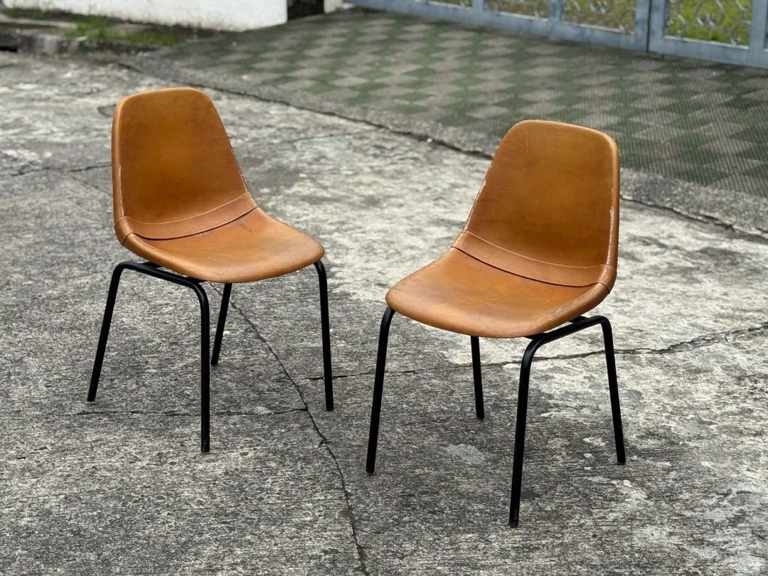 Leather chair (Category: Chairs) located in Manila. Submitted by mightyfox.28e9a1 (Listing ID 1464076941, Image 2). Description: .