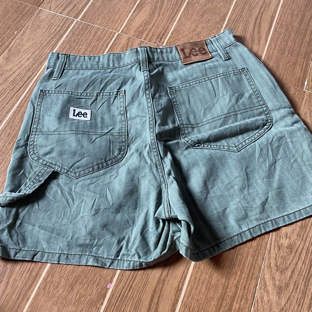 Lee carpenter short for women (Category: Shorts) located in Paete. Submitted by fat.archives (Listing ID 1464080707, Image 2). Description: Dimes Waist 29 Length 16 +sf.