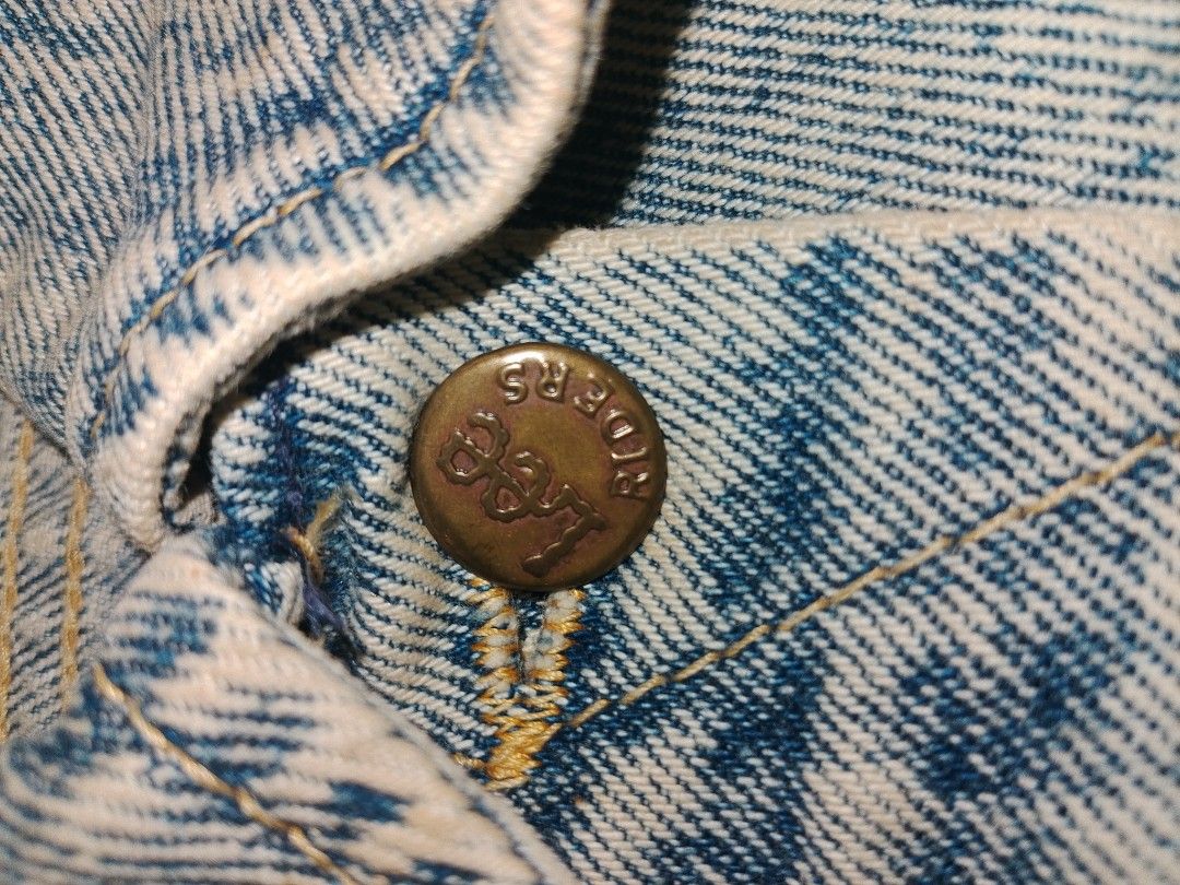 Lee riders denim jacket (Category: Babies & Kids Fashion) located in Manila. Submitted by takeroshc143 (Listing ID 1463970814, Image 2). Description: late 80s early 90s lee riders made in usa trucker jacket,.