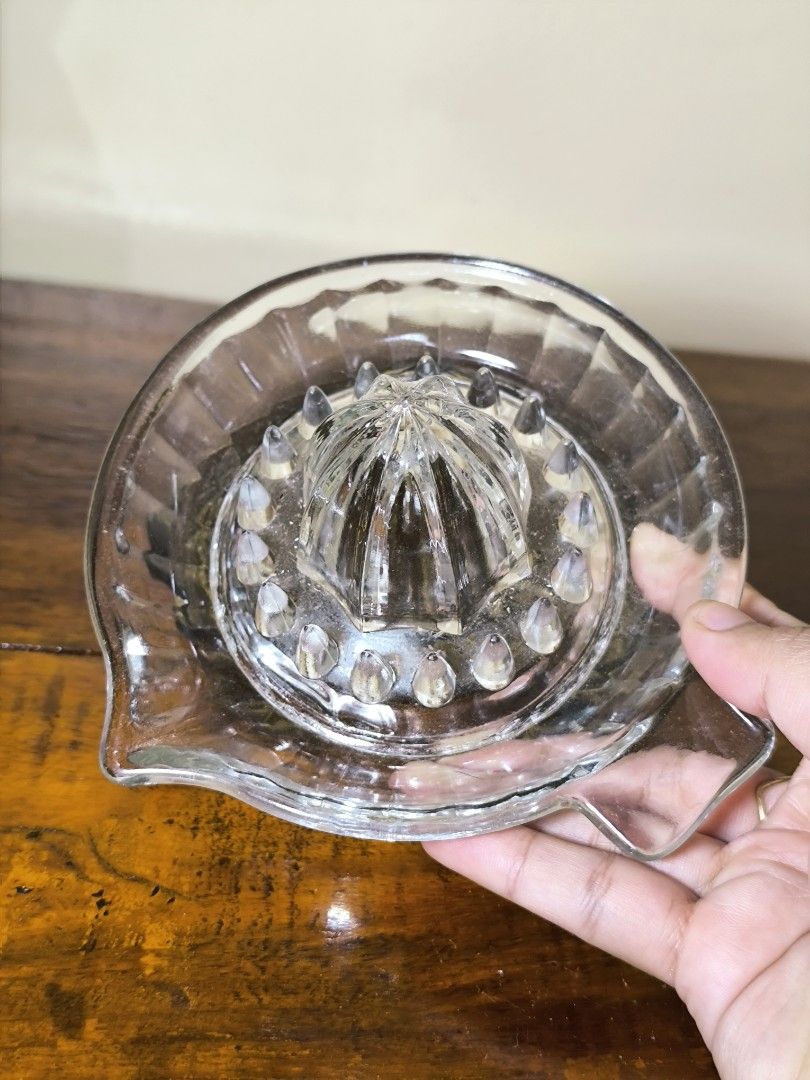 Lemon Juicer (Category: Other Kitchenware & Tableware) located in Pangil. Submitted by kopee_matcha (Listing ID 1464055814, Image 3). Description: 150 each.