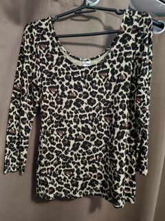 (Category: ) located in . Submitted by aemcloset (Listing ID 1464077392, Image 1). Description: .