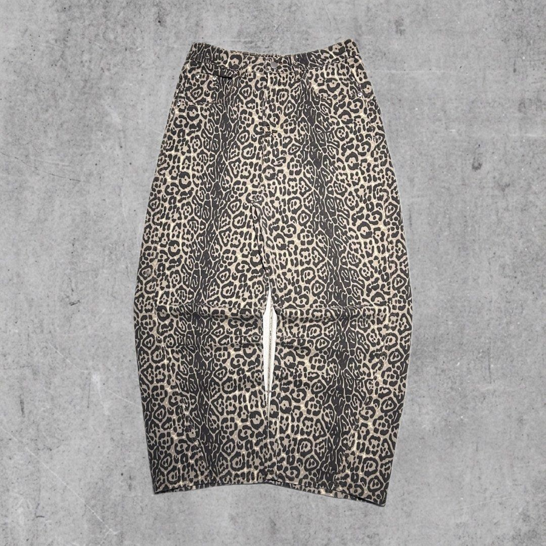 Leopard Baggy Pants (Category: Jeans) located in Angeles City. Submitted by 5am.collective (Listing ID 1463971312, Image 1). Description: Leopard Baggy Pants (2) 🐆 PHP 749 Only🏷️ Waist 30 Length 41 Leg Open 10 As New Condition💙.