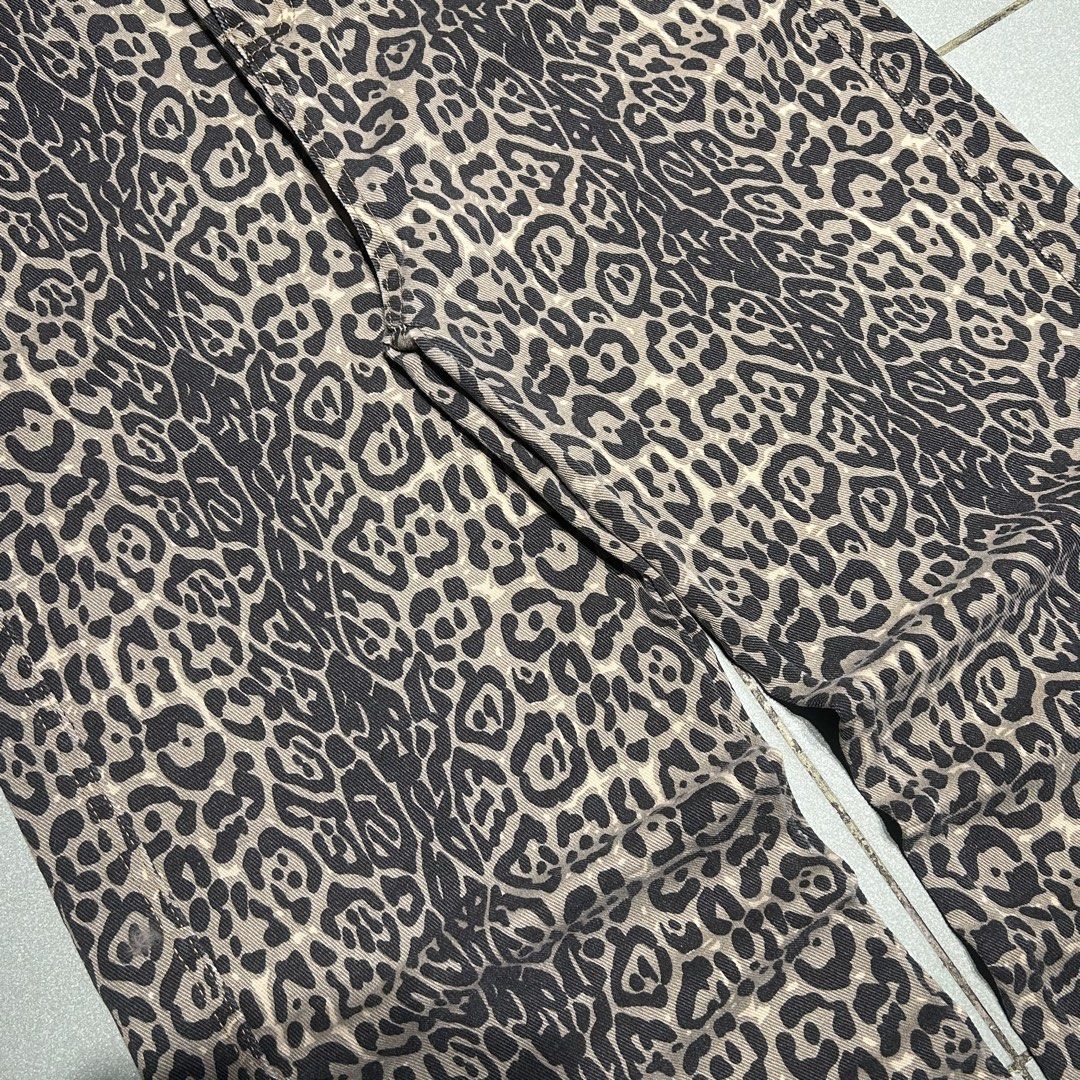 Leopard Baggy Pants (Category: Jeans) located in Angeles City. Submitted by 5am.collective (Listing ID 1463971312, Image 3). Description: Leopard Baggy Pants (2) 🐆 PHP 749 Only🏷️ Waist 30 Length 41 Leg Open 10 As New Condition💙.