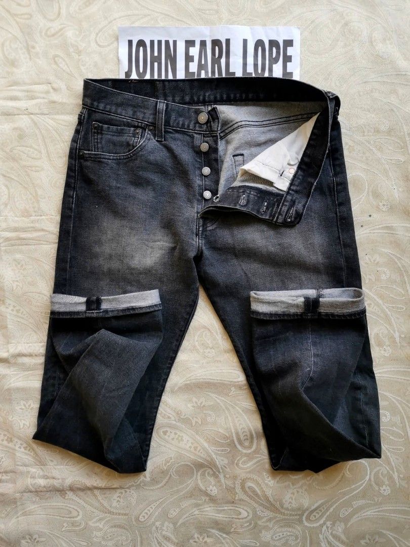 LEVI'S 501 🇻🇳 VIETNAMBUTTONFLY SIZE 30 EXTENDED PATCH (Category: Jeans) located in Pagsanjan. Submitted by japan.streetwear.to.ph (Listing ID 1464025247, Image 2). Description: Levis 501 Buttonfly Size 30 (Made In Vietnam) No Issue / Stretchy / Straight Fit Color: Gray Charcoal Made In Vietnam 🇻🇳 Excellent As New Condition Actual Size: Length40" x Waist30" Stretch: 32" Leg Opening: 7" 3000php plus shipping fee..