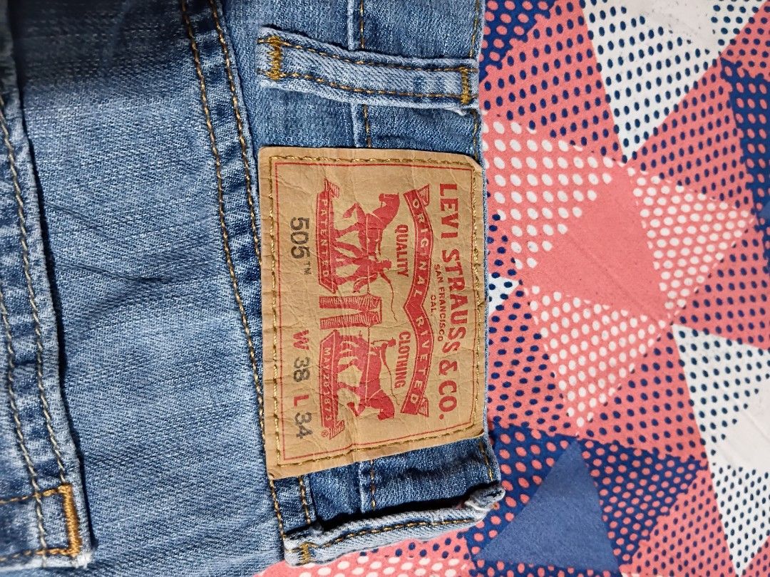 Levis 505 size W 38 L 44 (Category: Jeans) located in General Mariano Alvarez. Submitted by adonid (Listing ID 1463960840, Image 3). Description: Levis 505 size W 38 L 44 Good condition original levis 505 normal sign of use Levis 505 size W 38 L 44 Good condition original levis 505 normal sign of use.