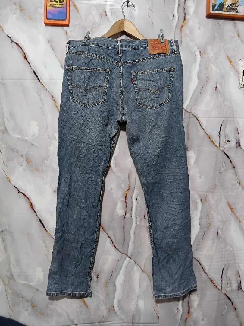 Levis 511 size W 33 L 39 (Category: Jeans) located in General Mariano Alvarez. Submitted by adonid (Listing ID 1463971426, Image 2). Description: Levis 511 size W 33 L 39 Good condition original levis 511 normal sign of use.