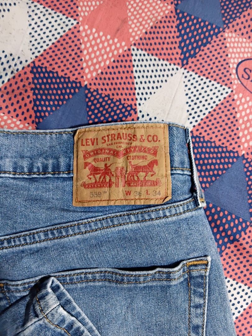 Levis 559 size W 36 L 43 (Category: Jeans) located in General Mariano Alvarez. Submitted by adonid (Listing ID 1463964066, Image 3). Description: Levis 559 size W 36 L 43 Good condition original levis 559 normal sign of use Levis 559 size W 36 L 43 Good condition original levis 559 normal sign of use .