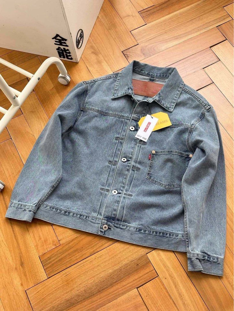 全新Levi's 牛仔褸 LEVIS × BEAMS SUPER WIDE TRUCKER聯名 牛仔夾克LEVIS jacket × BEAMS jacket LEVIS 外套× BEAMS 外套 LEVIS 牛仔外套× BEAMS 牛仔外套 （分類：牛仔褲）位於 Hong Kong。 由 Lammama 提交（商品編號 1464086211，圖片 5）。簡介： M~xxl 深牛仔藍 淺牛仔藍 🌘聯名款牛仔水洗面料 尺碼錶：175 120穿m合適 M: 胸圍125肩寬55 衣長63 L: 胸圍129肩寬57 衣長65 xl: 胸圍133 肩寬59衣長67 Xxl: 胸圍137 肩寬61衣長69 訂貨需要1-2星期 可以Payme AlipayHK FPS 銀行轉賬 衣服2件95折 3件9折 。