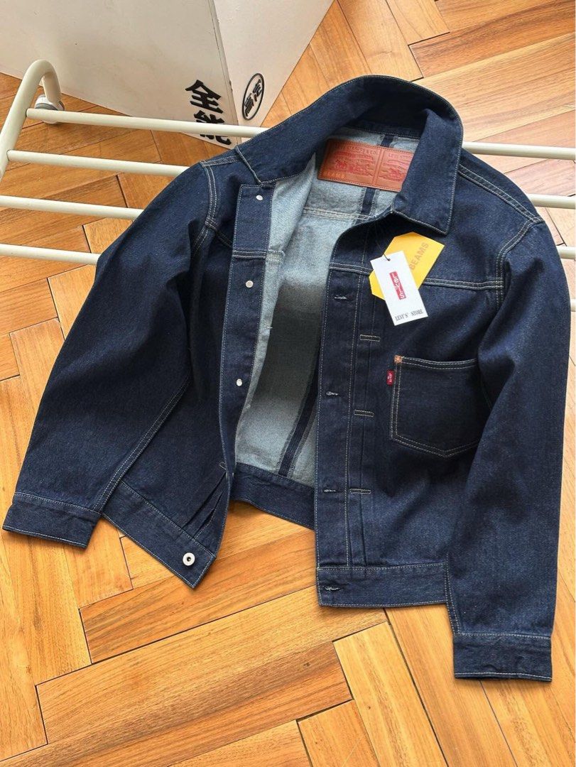 全新Levi's 牛仔褸 LEVIS × BEAMS SUPER WIDE TRUCKER聯名 牛仔夾克LEVIS jacket × BEAMS jacket LEVIS 外套× BEAMS 外套 LEVIS 牛仔外套× BEAMS 牛仔外套 （分類：牛仔褲）位於 Hong Kong。 由 Lammama 提交（商品編號 1464086211，圖片 3）。簡介： M~xxl 深牛仔藍 淺牛仔藍 🌘聯名款牛仔水洗面料 尺碼錶：175 120穿m合適 M: 胸圍125肩寬55 衣長63 L: 胸圍129肩寬57 衣長65 xl: 胸圍133 肩寬59衣長67 Xxl: 胸圍137 肩寬61衣長69 訂貨需要1-2星期 可以Payme AlipayHK FPS 銀行轉賬 衣服2件95折 3件9折 。