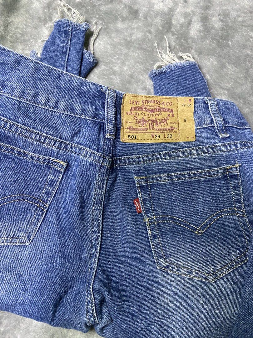 Levis ripped jeans (Category: Jeans) located in Manila. Submitted by pc.thrift (Listing ID 1463959419, Image 3). Description: 27-28 Like new condition .