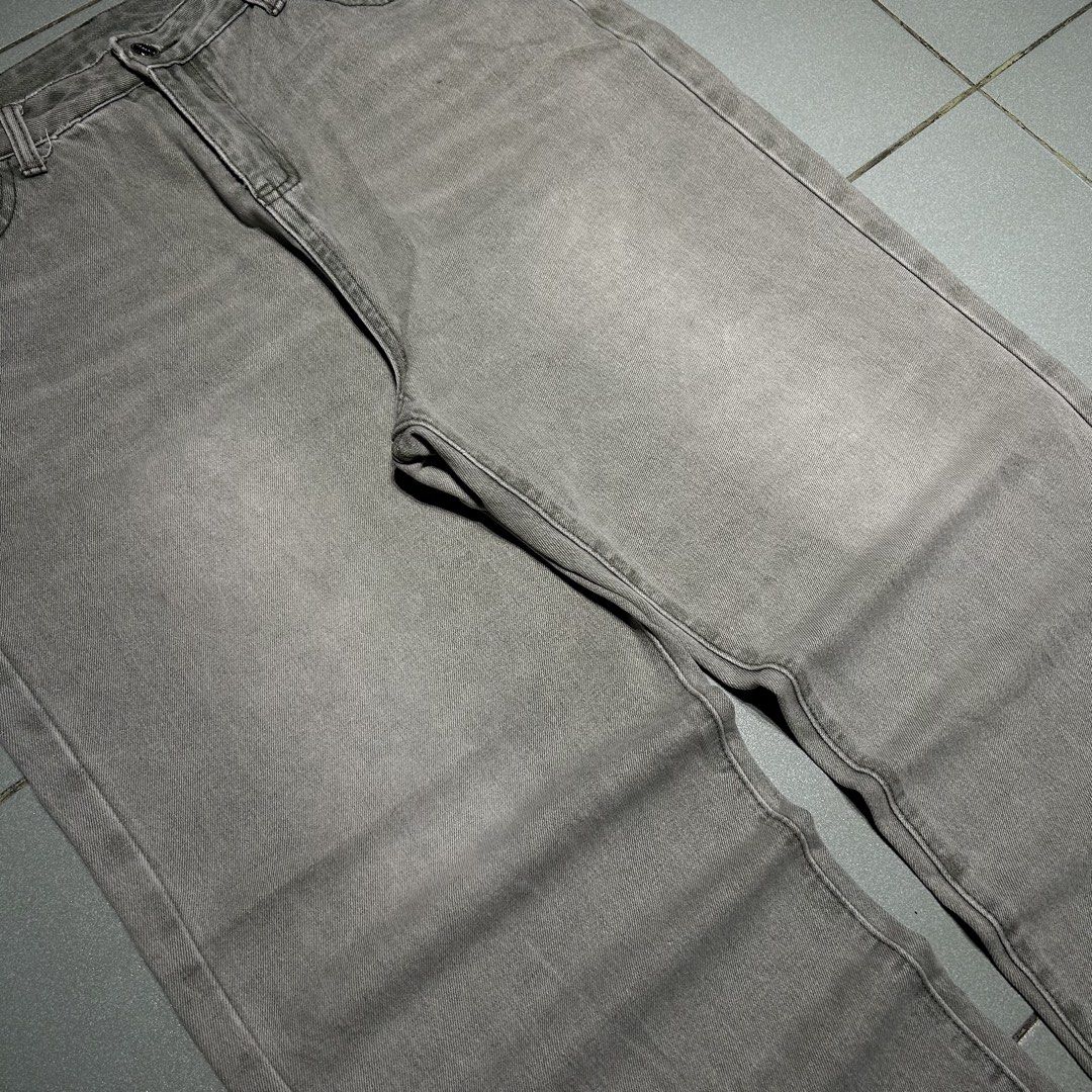 Light Moss Baggy Pants (Category: Jeans) located in Angeles City. Submitted by 5am.collective (Listing ID 1463970325, Image 3). Description: Light Moss Baggy Pants PHP 749 Only🏷️ Waist 34 Length 40.5 Leg Open 10.5 As New Condition💙.
