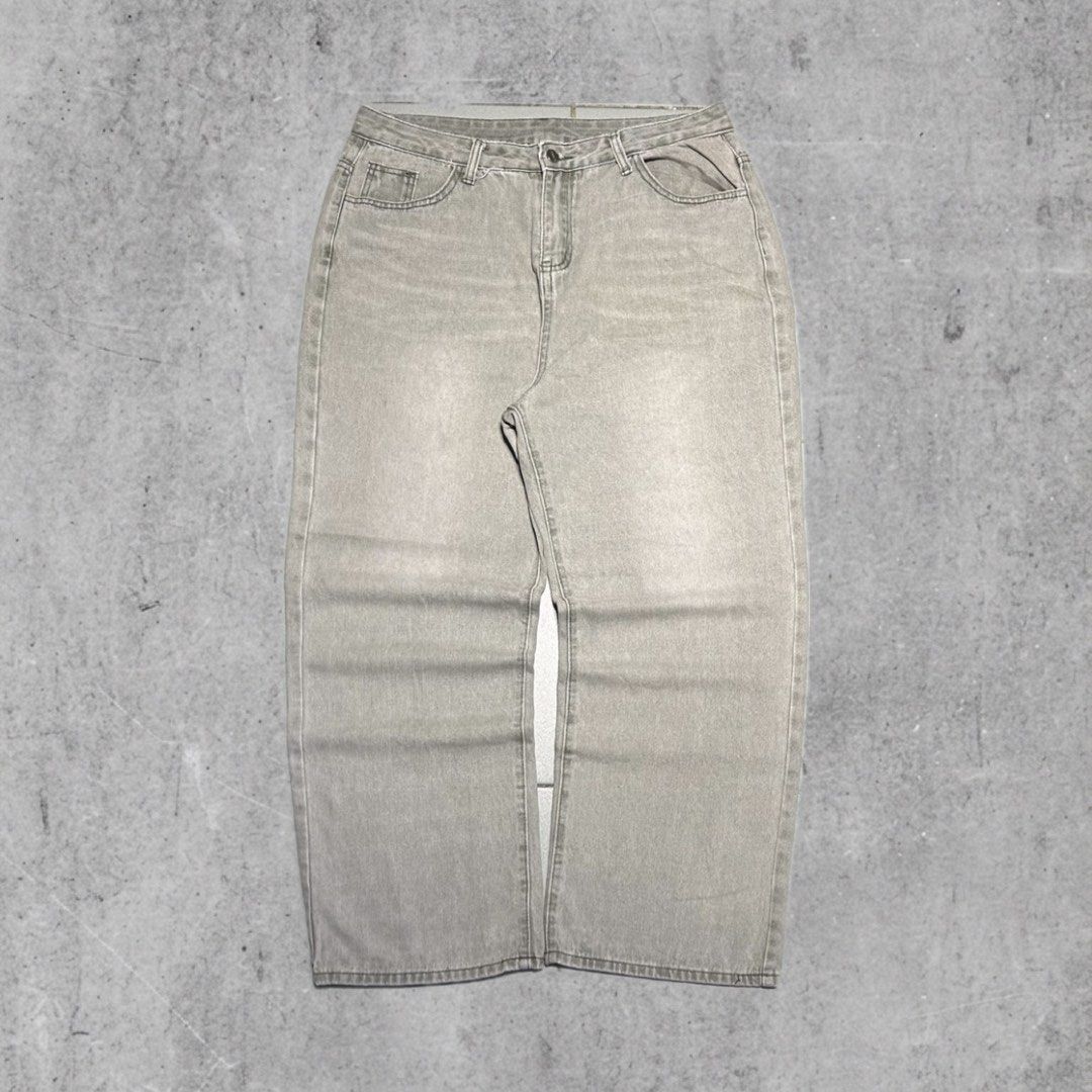 Light Moss Baggy Pants (Category: Jeans) located in Angeles City. Submitted by 5am.collective (Listing ID 1463970325, Image 1). Description: Light Moss Baggy Pants PHP 749 Only🏷️ Waist 34 Length 40.5 Leg Open 10.5 As New Condition💙.