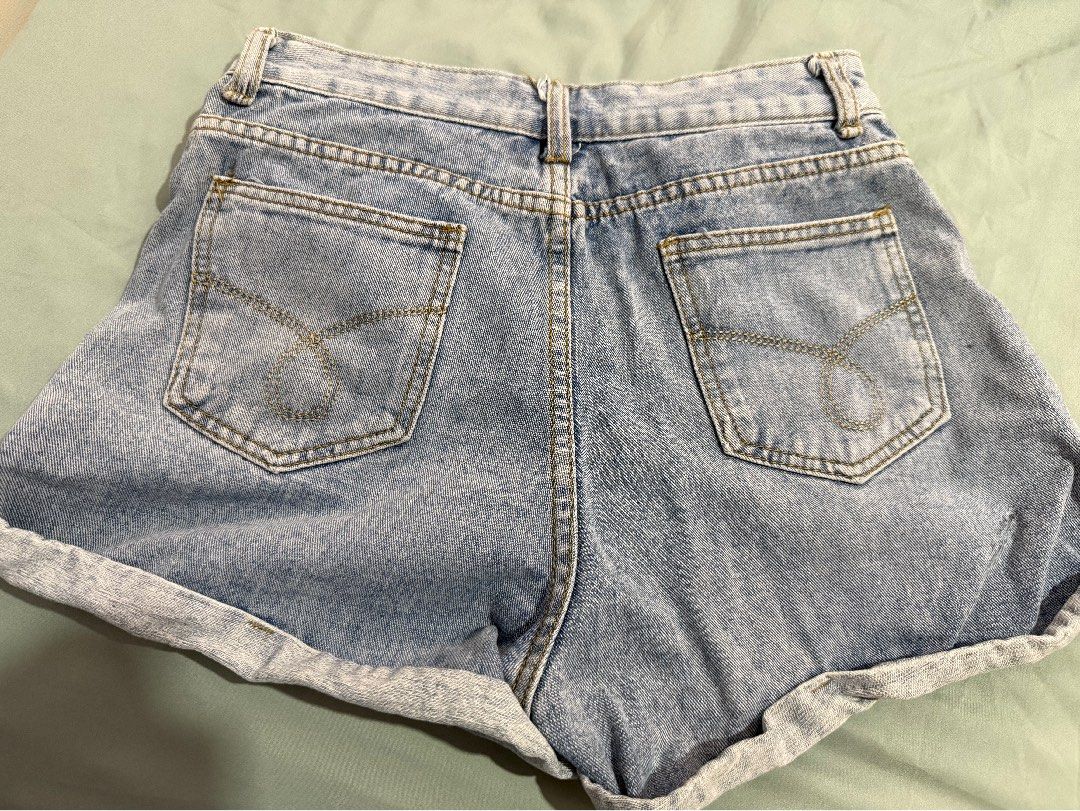 Light Wash Denim Shorts with Cuffed Hem (Category: Shorts) located in Quezon City. Submitted by shuartcake (Listing ID 1464024232, Image 2). Description: - Light wash denim shorts Waist: 25-26 Length: 12 inches.