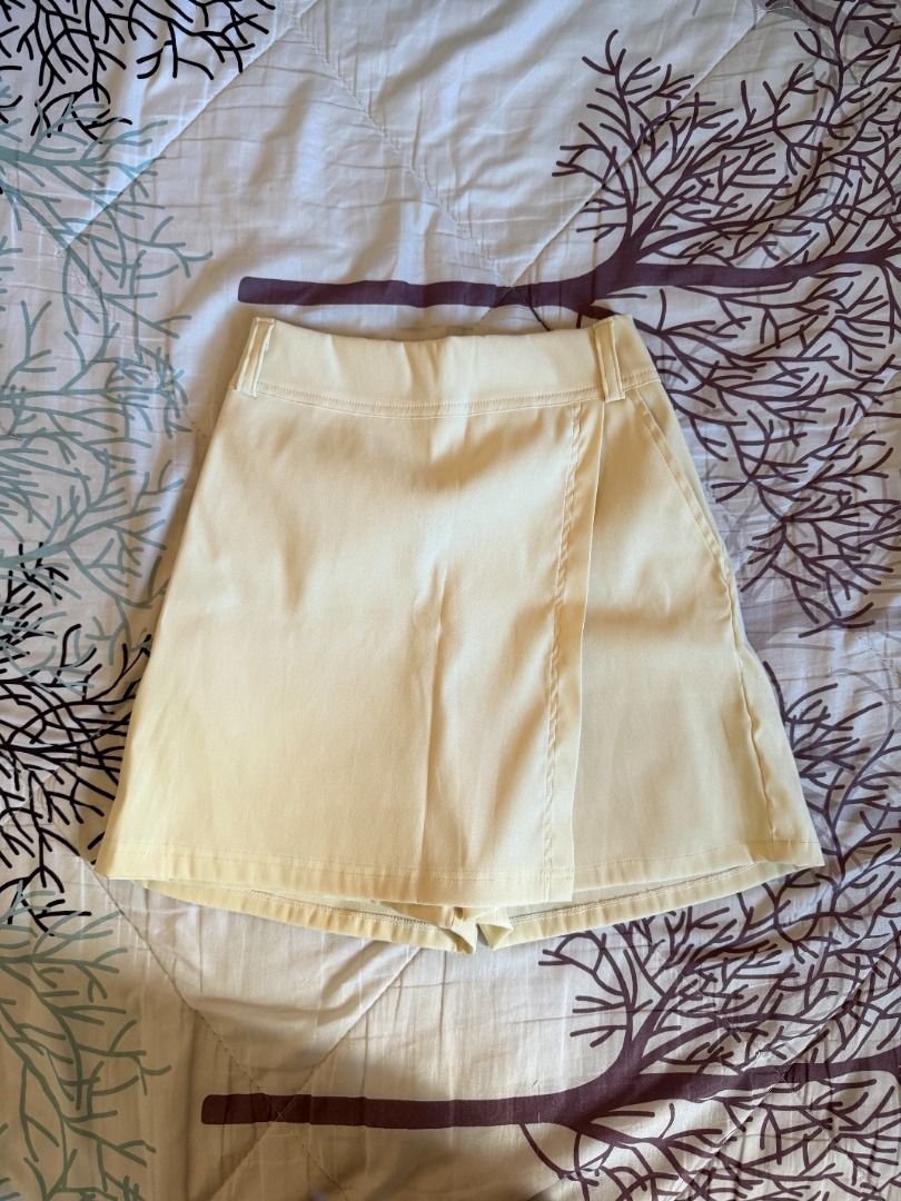 Light Yellow Elastic Waist Skort (Category: Jeans) located in Manila. Submitted by dndclothing (Listing ID 1463980491, Image 1). Description: ⊹ light yellow skort w comfortable elastic waistband ⊹ free size but im size M for ref (best fits S-M) ⊹ ideal for casual outings or lounging at home.