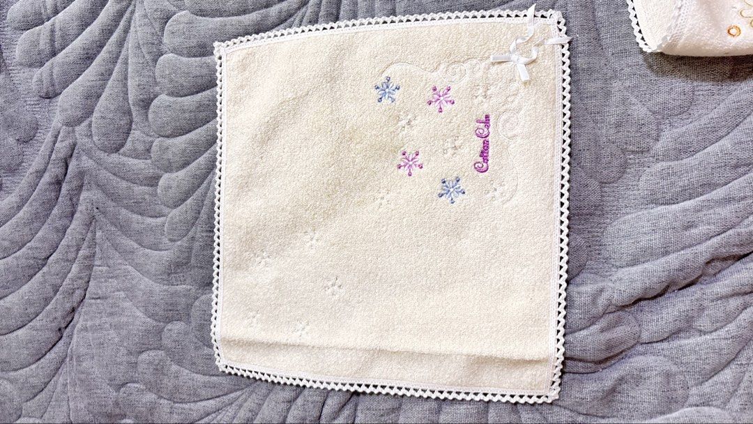 Light Yellow: Japanese Face Towel (Category: Bedding & Towels) located in Calamba. Submitted by cur8d (Listing ID 1464034147, Image 3). Description: 50 each.
