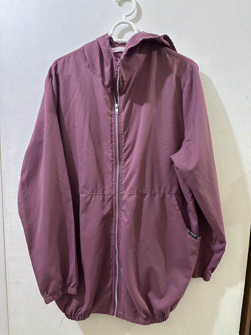 Lightweight Jacket (Category: Coats, Jackets and Outerwear) located in Manila. Submitted by kluxvault (Listing ID 1463977545, Image 1). Description: .