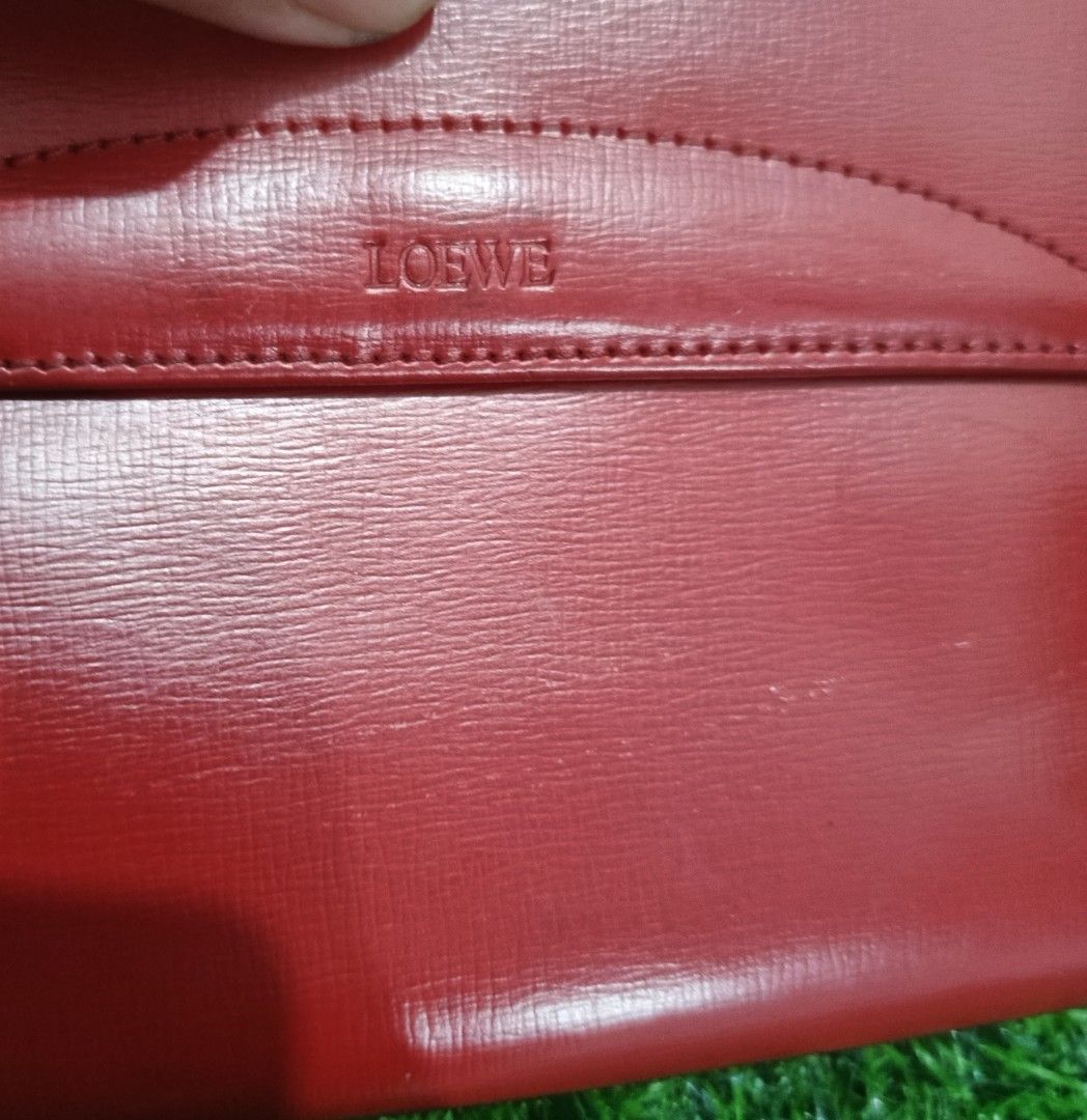 Loewe double sided wallet (Category: Luxury Bags & Wallets) located in Manticao. Submitted by jiachloeyana (Listing ID 1464077593, Image 3). Description: in excellent condition back to back compartments coded medium size flaeless.