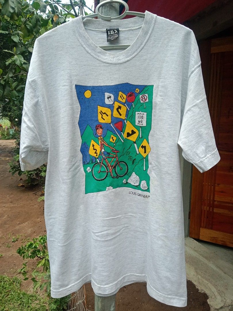 Lois Garneau (Category: Tshirts & Polo Shirts ) located in Dumaguete. Submitted by pete_villalon (Listing ID 1463969417, Image 1). Description: 22/29 large 90s vintage tees.