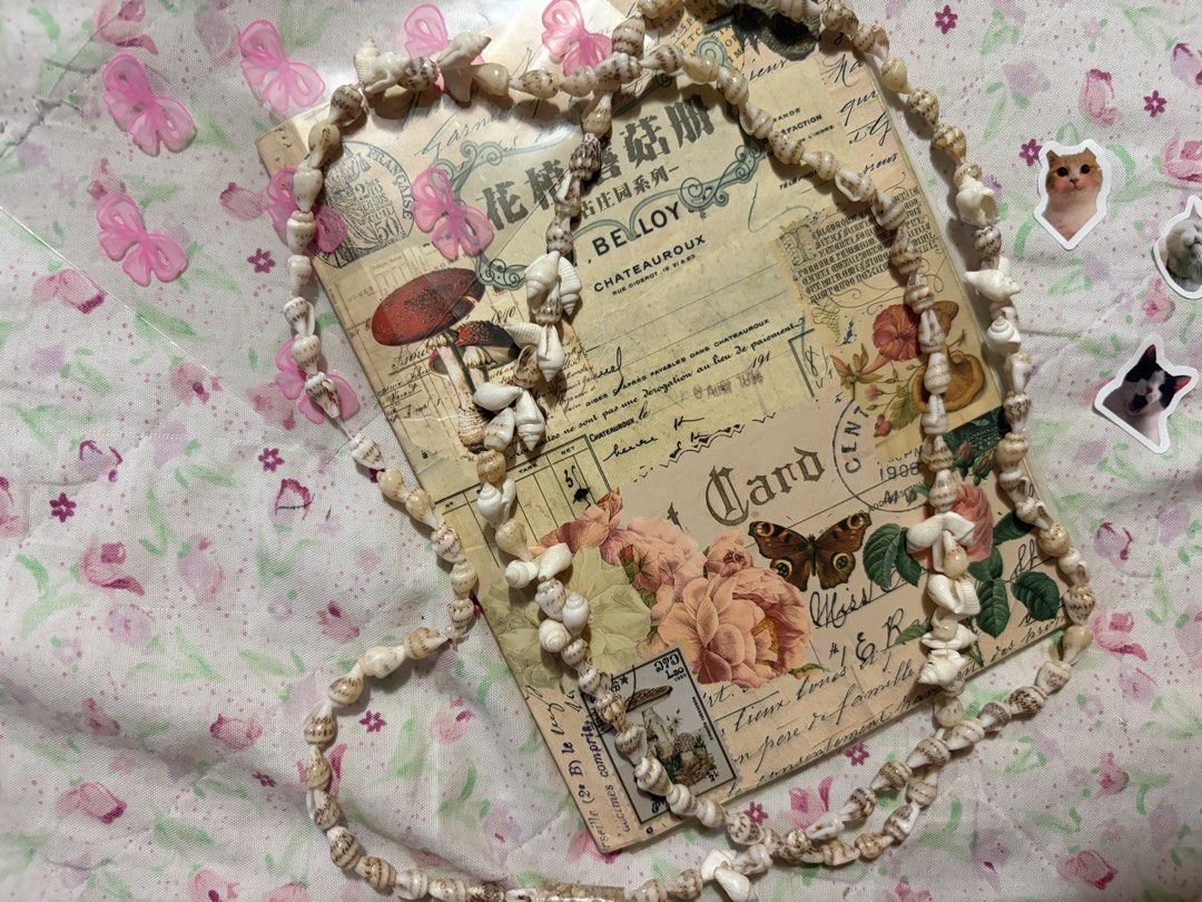 Long Shell Necklace (Category: Luxury Accessories) located in Muntinlupa City. Submitted by herellas0504 (Listing ID 1464081570, Image 2). Description: Long Shell Necklace Mine: 60 | Lock: 75 —————————— accessory good for beach time no issue, good as new good condition (10/10) length: 16 inch.