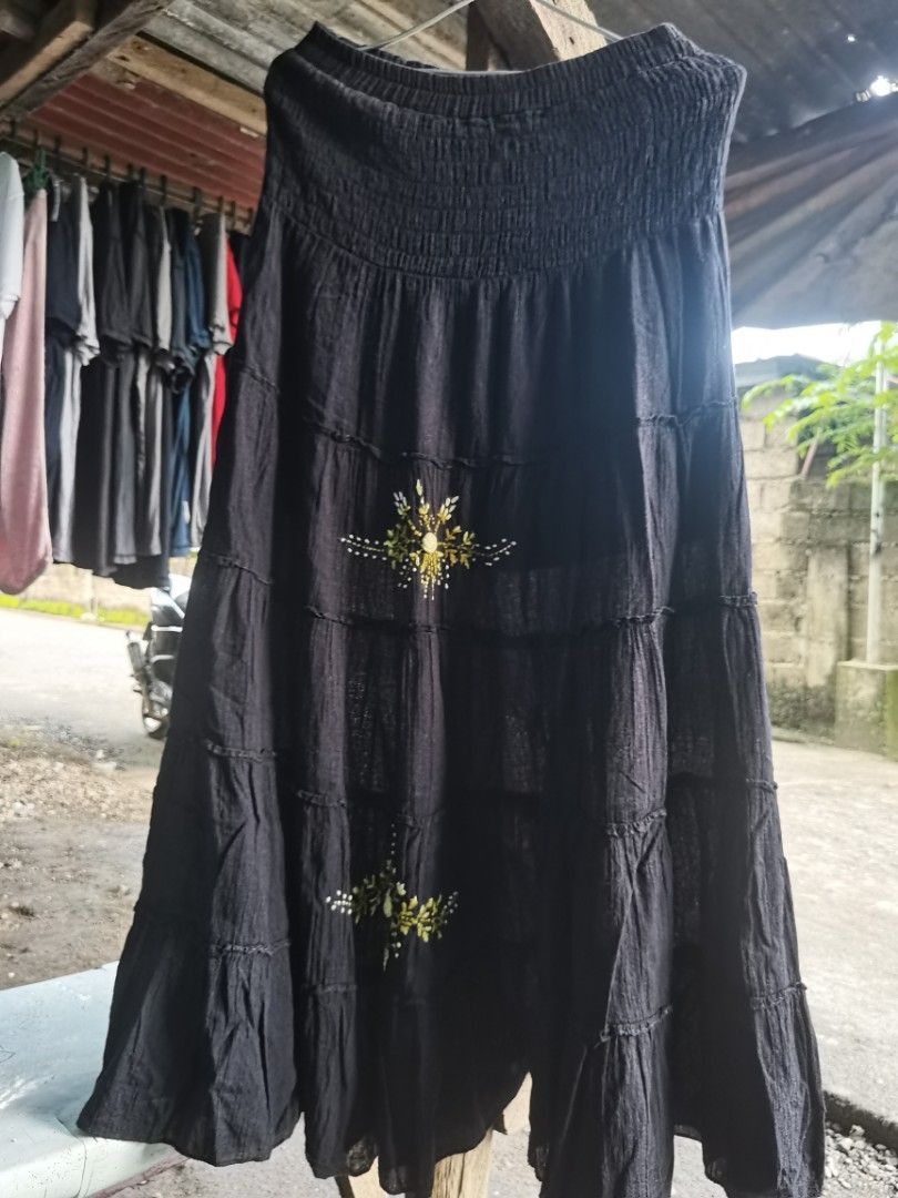 long skirt (Category: Skirts) located in Los Banos. Submitted by fiercedolphin_fd6d32 (Listing ID 1463990178, Image 2). Description: hindi ko na mahanap top neto pedeng tube dress pede long skirt super ganda talga.