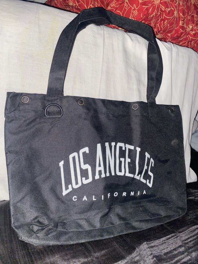 Los Angeles mini tote bag (Category: Tote Bags) located in Manila. Submitted by w.ndy49 (Listing ID 1463939999, Image 1). Description: used once only good quality black .