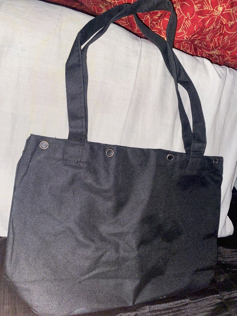 Los Angeles mini tote bag (Category: Tote Bags) located in Manila. Submitted by w.ndy49 (Listing ID 1463939999, Image 3). Description: used once only good quality black .
