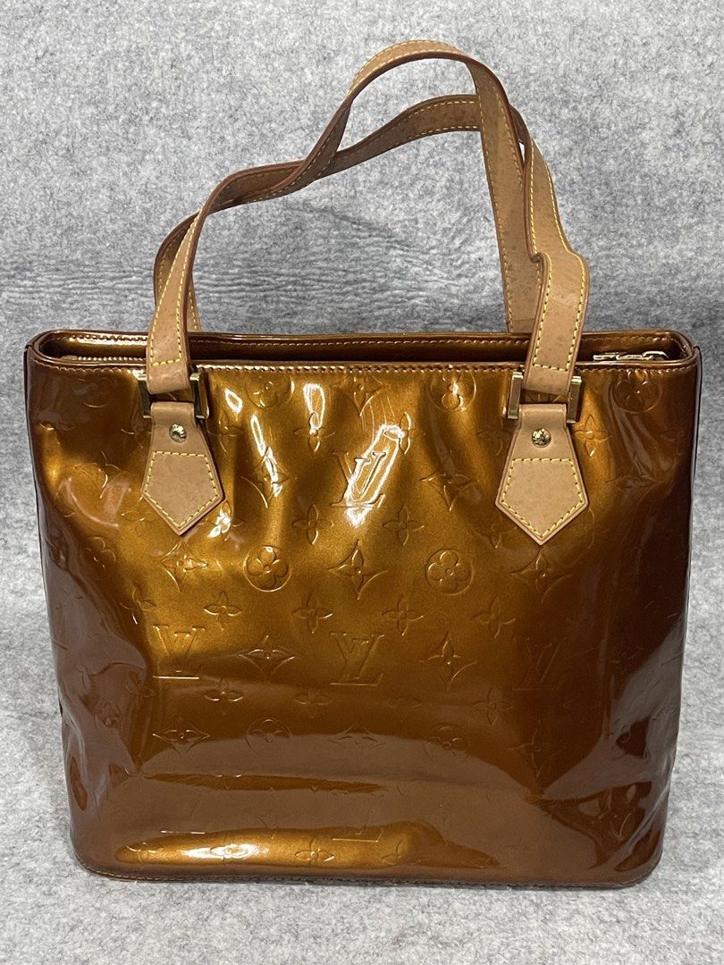 louis vuitton (Category: Tote Bags) located in Calamba. Submitted by thriftingoverload (Listing ID 1464124557, Image 3). Description: plus shipping fee.