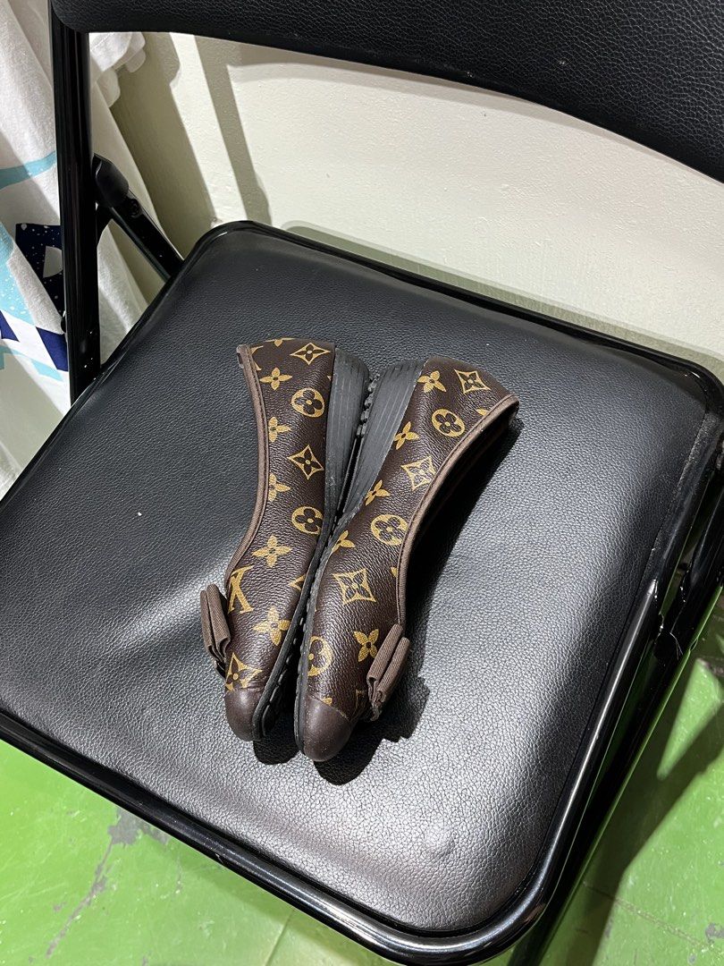 Louis Vuitton - Doll Shoes (Category: Flats & Sandals) located in Lucban. Submitted by rep.rznt (Listing ID 1464051276, Image 2). Description: Shoe Size Conversions for a 9-Inch Foot • US / Philippines: Size 6 • EU (Europe): Size 36 to 37 • UK: Size 4 • CM (Centimeters): Approx. 22.8 cm to 22.5 cm (foot length).