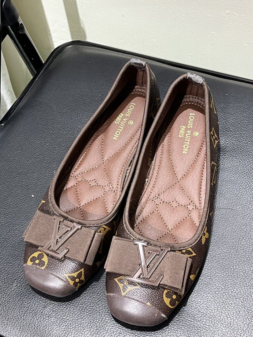 Louis Vuitton - Doll Shoes (Category: Flats & Sandals) located in Lucban. Submitted by rep.rznt (Listing ID 1464051276, Image 3). Description: Shoe Size Conversions for a 9-Inch Foot • US / Philippines: Size 6 • EU (Europe): Size 36 to 37 • UK: Size 4 • CM (Centimeters): Approx. 22.8 cm to 22.5 cm (foot length).