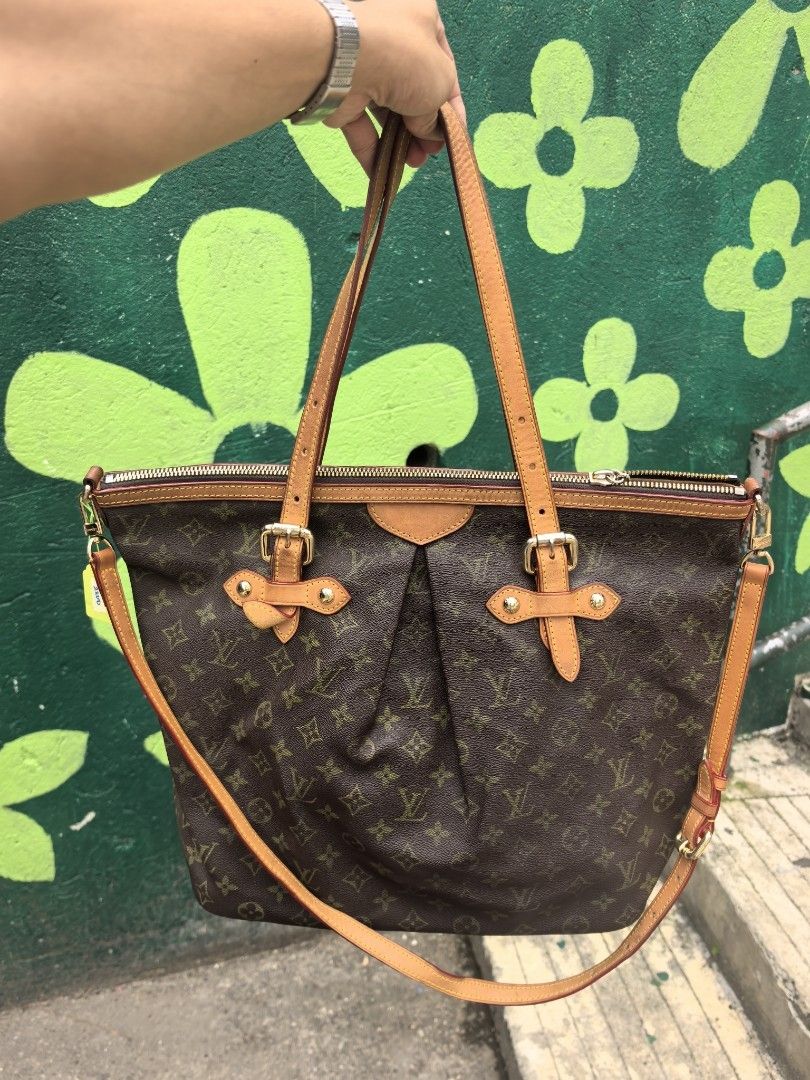 Louis Vuitton monogam (Category: Luxury Bags & Wallets) located in Baguio. Submitted by ashzachary (Listing ID 1463991949, Image 2). Description: Louis Vuitton monogam 2 way bag For hook up only Condition :Excellent condition Color rate 10/10 Size :Medium No issues Super ganda sa personal Pm. More details Good quality Plsss 📌No Bogus 📌No return MOP What you see is what you get PALAWAN, CEBUNA GCASH AND BDO Reminder😊 We're selling thrifted clot