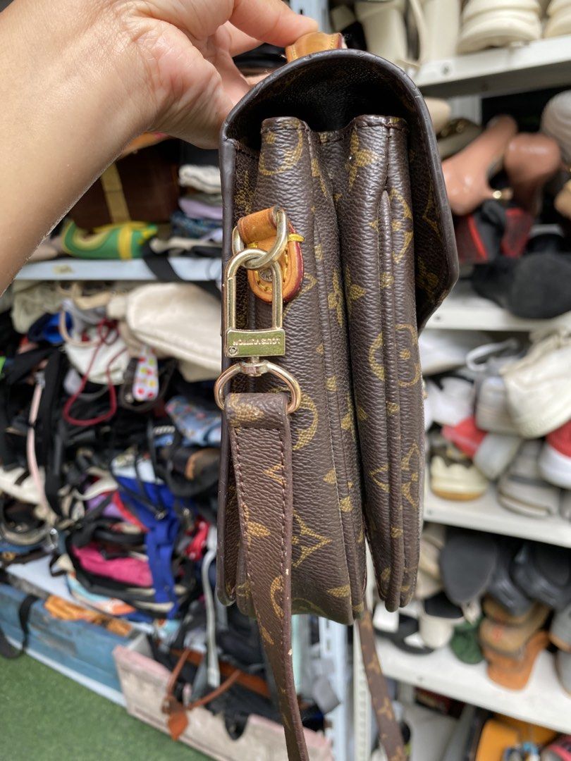 Louis Vuitton Monogram Pochette Métis coded (Category: Luxury Bags & Wallets) located in Davao. Submitted by kurt2021.turtle (Listing ID 1463998874, Image 2). Description: .
