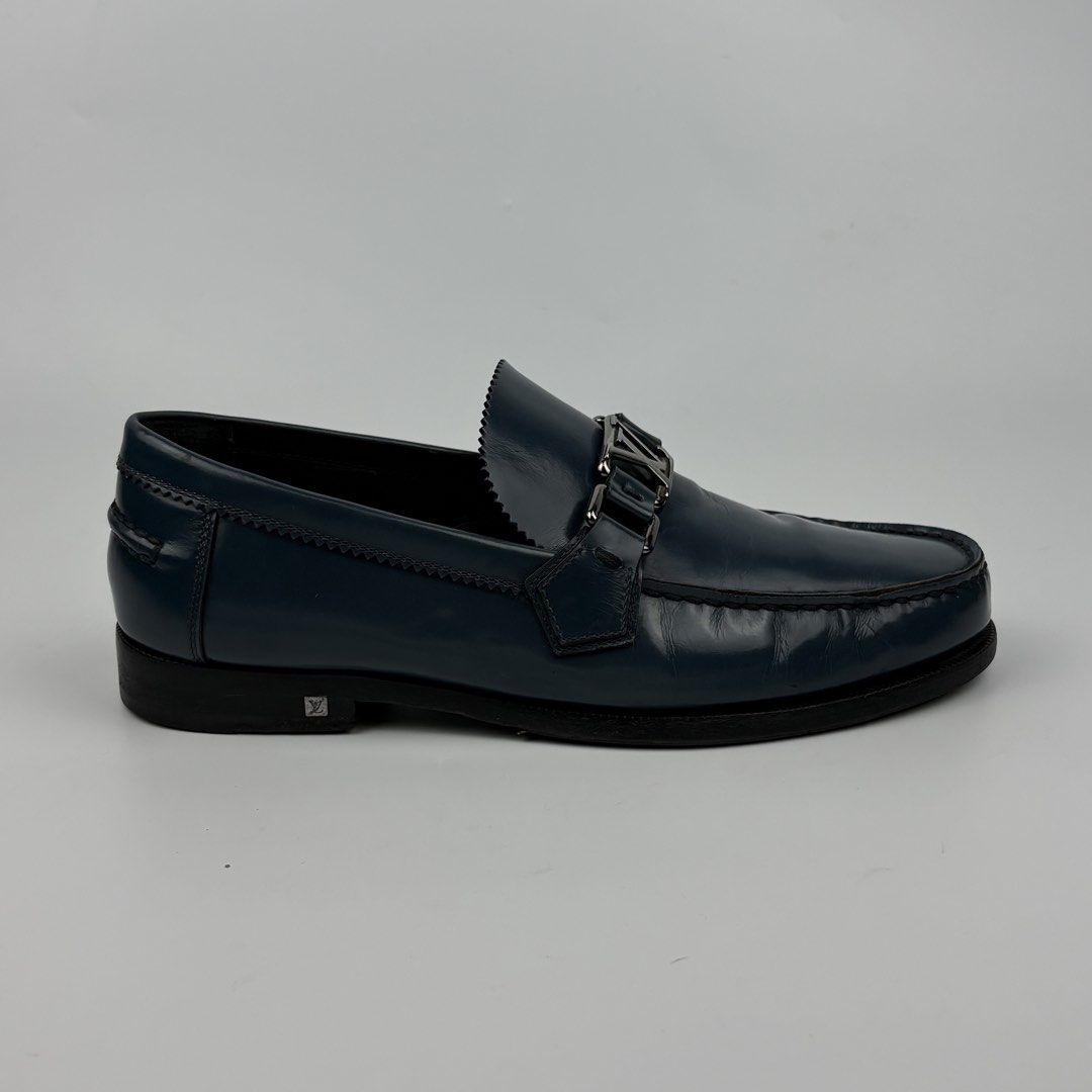 Louis Vuitton Oxford Loafers (Category: Baby Toiletries & Grooming) located in Bacolod City. Submitted by cast.archives (Listing ID 1463965981, Image 2). Description: Louis Vuitton Oxford Loafers Size: 6 on tag fits 8 Condition: Good Flaw: Creased .