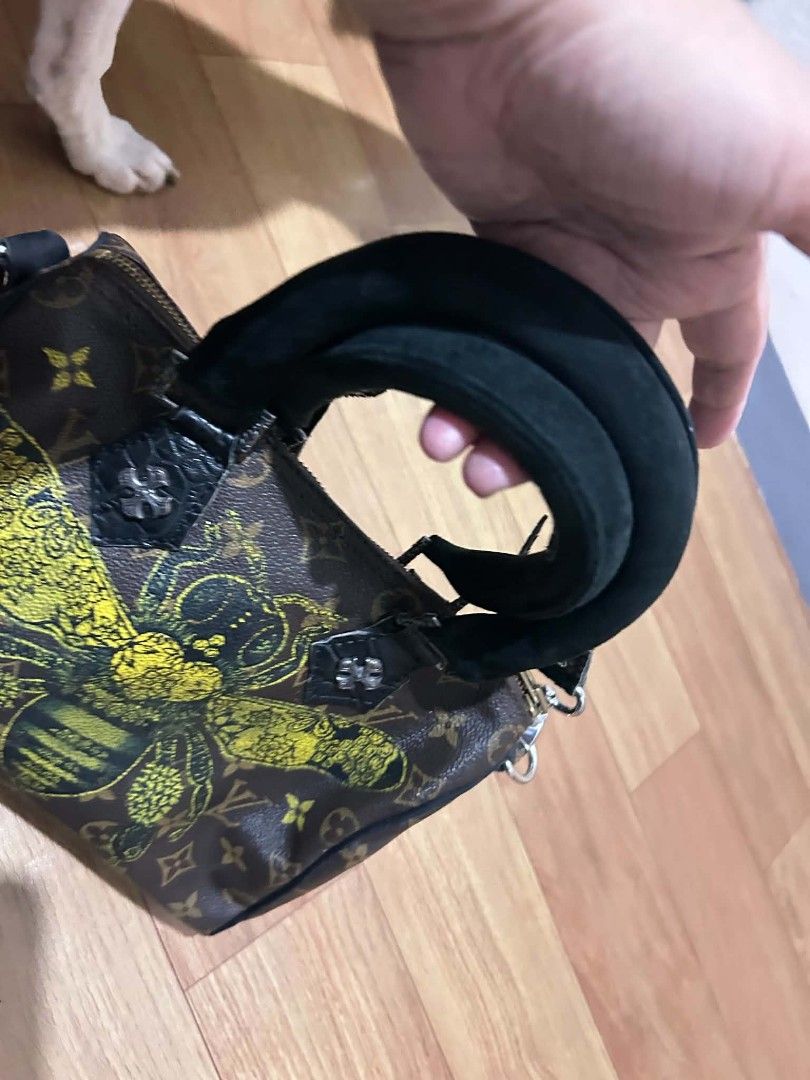 Louis Vuitton Speedy Monogram Bee Rolling Stones Custom Bag (Category: Luxury Bags & Wallets) located in Valenzuela. Submitted by jmateo52697 (Listing ID 1464067288, Image 2). Description: - Customized Louis Vuitton Speedy Bag - Features unique bee graphic on front - Rolling Stones lips graphic on side - Classic monogram canvas - Black velvet handle covers - Includes detachable shoulder strap - Date code: SP2007 - Perfect for collectors and fashi