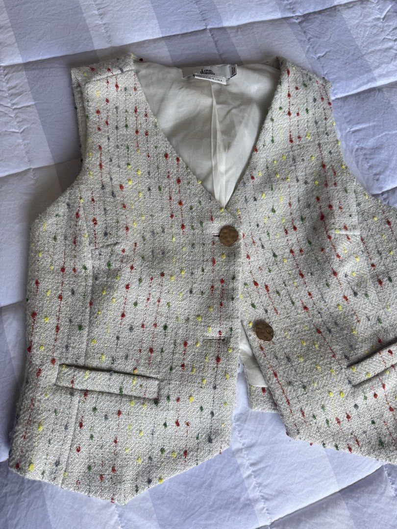 Love Bonito (Category: Blouses) located in Manila. Submitted by supermommm (Listing ID 1464001998, Image 2). Description: .